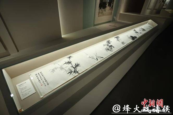 成都博物馆藏赵蕴玉书画展开幕 尽显“诗书画三绝”之韵 成都博物馆藏赵蕴玉书画展开幕 尽显“诗书画三绝”之韵